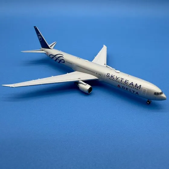 Delta Air Lines Boeing 767-400ER Die-Cast Model