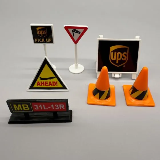 UPS Logistics Airport Play Set